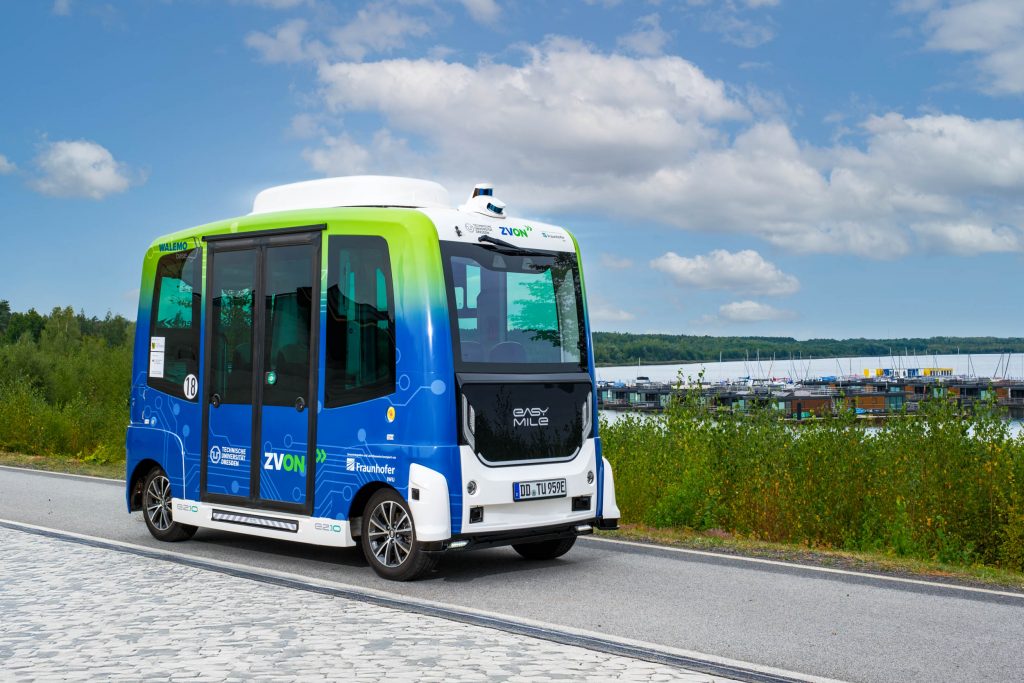 Autonomer Bus am Bärwalder See | TU Dresden | ZVON | Foto Torsten Kellermann